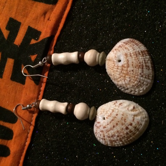 Beautiful handmade airings - Picture 2 of 2